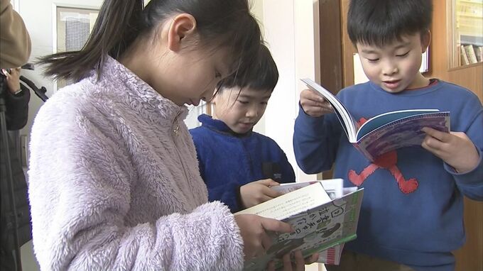台風被害を受けた小学校へ図書150冊と本棚の贈呈式　児童から喜びの声　|　BSSニュース | BSS山陰放送
