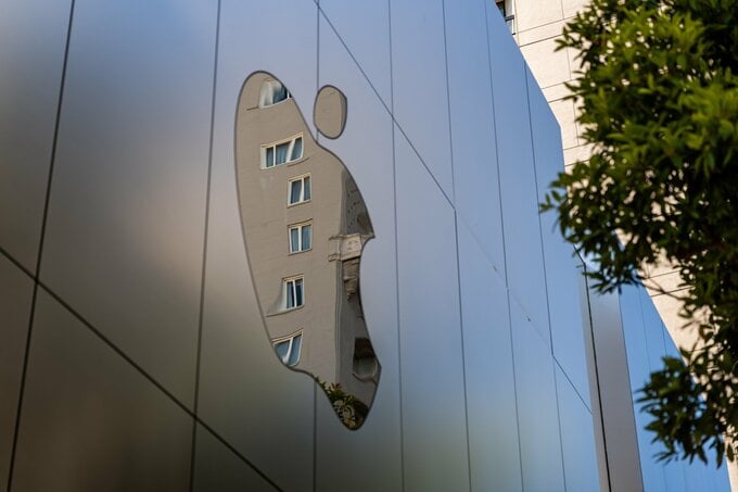アップル折り畳み式iPhone、発売初年度1000万台超出荷へ－IDC予測