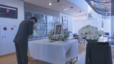 指揮者で名誉町民の小澤征爾さんを追悼　市川三郷町が庁舎に献花台|TBS NEWS DIG