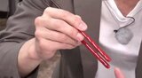 大皿料理を「箸を上下逆さ」にして取り分けはNG? 達人の資格「箸講師」から学ぶ意外と知らない箸の持ち方・マナー | 熊本のニュース|RKK NEWS|RKK熊本放送