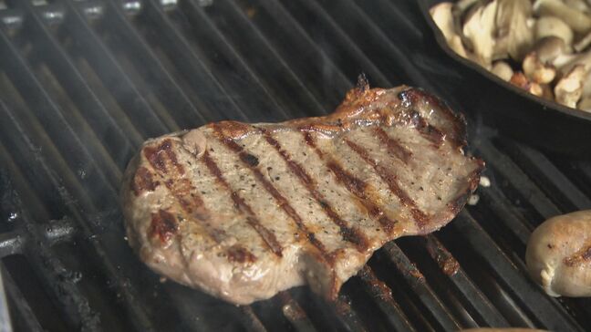 連休最終日は雨模様…でも！「屋内バーベキュー」にぎわう　手ぶらでOK　焼き肉に手作りチキンカレーも！|TBS NEWS DIG