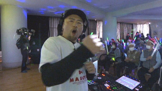 「もっとかっこいい業界に」介護老人保健施設をディスコに　介護福祉士のDJが込めた思い|TBS NEWS DIG