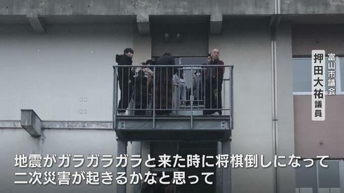 津波警報の中で道路は渋滞…避難所には鍵など混乱　学校の窓ガラス割ってもトラブルも　あの時の富山　|　富山のニュース｜天気・防災｜チューリップテレビ