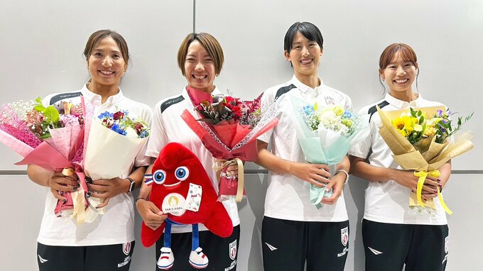 「最高の舞台でメダルを目指す」ビーチバレー女子日本代表がパリ五輪出場権を獲得し帰国|TBS NEWS DIG