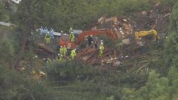 【速報】土砂崩れに家族5人巻き込まれる　2人救出　その後女性1人搬送も…意識・呼吸なし　残る2人の捜索続く　愛知・蒲郡市|TBS NEWS DIG