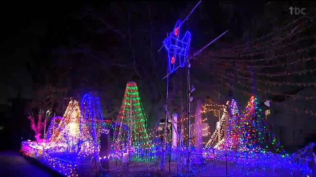 「毎年とてもきれい」8万個LEDでイルミネーション“ブルーインパルス”青い輝きを放つ 宮城・東松島市|TBS NEWS DIG