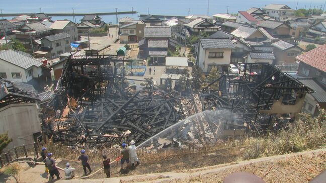 未明の住宅火災、2人死亡…53歳男性と焼け跡から身元不明の遺体 ほか2人が軽傷 富山・氷見市|TBS NEWS DIG