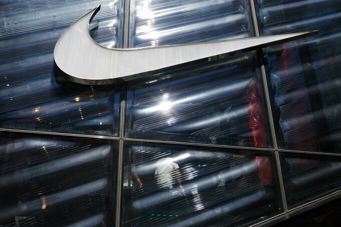 ナイキ株急伸、引退したベテランのヒル氏を次期ＣＥＯに起用