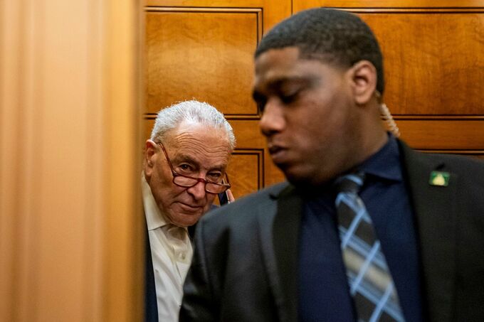 米政府機関の閉鎖を回避、共和党のつなぎ予算案が上院を通過