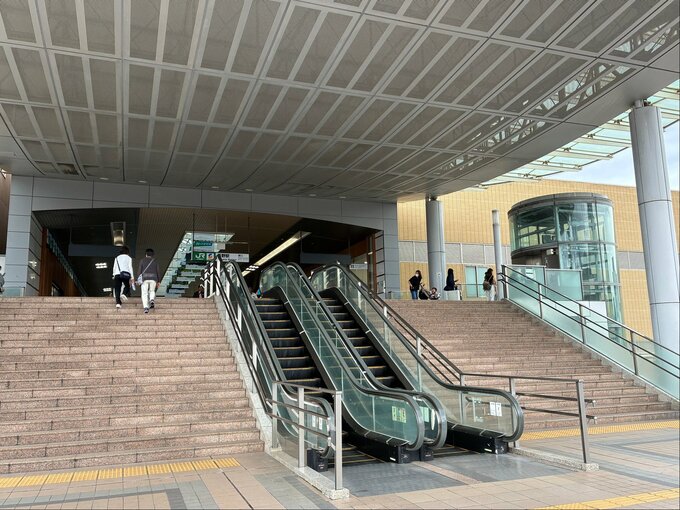 「エスカレーターでドミノ倒しに」JR長野駅エスカレーターで11人転倒　4歳の男の子含む2人けが・長野県　|　SBC NEWS | 長野のニュース | SBC信越放送