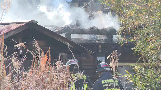 直方市で住宅全焼　焼け跡から性別不明の遺体見つかる　住人の高齢男性か？　|　福岡のニュース｜RKB NEWS｜RKB毎日放送