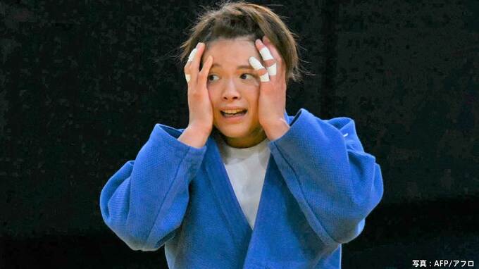 阿部詩 2回戦で世界ランク1位に敗戦し大号泣、泣き崩れ立ち上がれず 外国選手に負けるのは2019年以来5年ぶり|TBS NEWS DIG