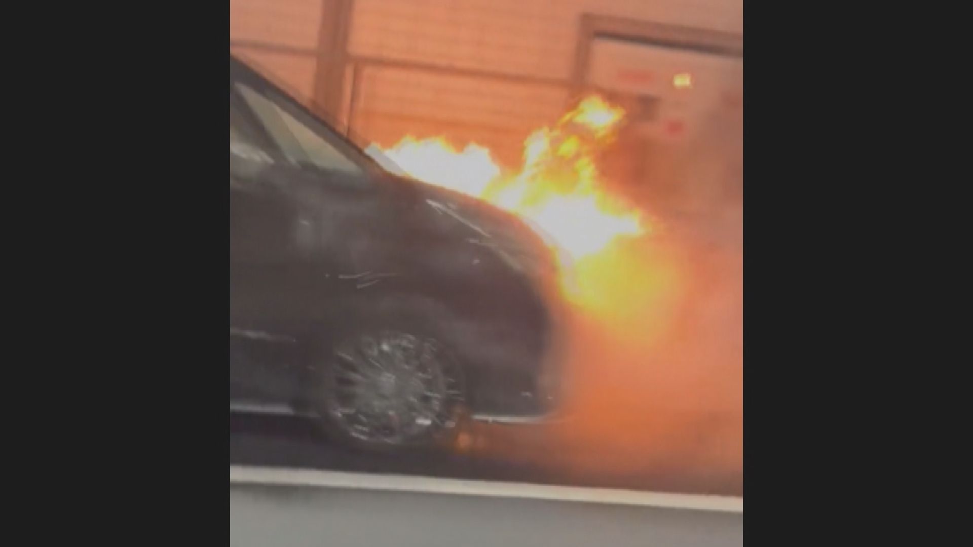 車のボンネットから出火　新東名高速の岡崎東・新城間の上下線で通行止め