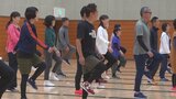 音楽に合わせて動くことで脳と身体の機能を高める スポーツリズムトレーニング体験会 甲府市|TBS NEWS DIG