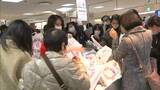 福袋を求め行列1500人 百貨店で初売り始まる【岡山・北区】|TBS NEWS DIG