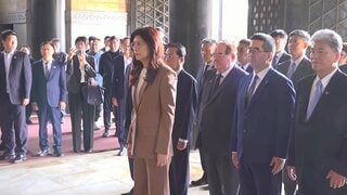 台湾最大野党・国民党主席が孫文の墓「中山陵」を訪問　中国・南京| TBS CROSS DIG with Bloomberg