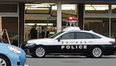 アクセルとブレーキ踏み間違えた可能性  コンビニに80代女性運転の軽軽トラックが突っ込む 客2人けが 愛媛・伊予市|TBS NEWS DIG