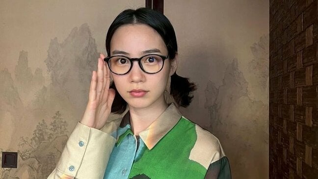 【 のん 】「オフショット」襖の和室で黒縁眼鏡はMV撮影の合間 ライブ前に「頑張ります」 フォロワーエール「楽しんで」|TBS NEWS DIG