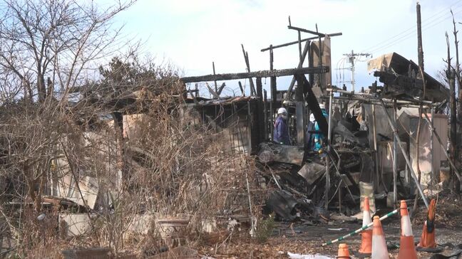 遺体は88歳の母親と61歳の息子と確認　死因は焼死　2人暮らしで火事の後連絡取れず　木造2階建ての住宅を全焼　長野・塩尻市|TBS NEWS DIG