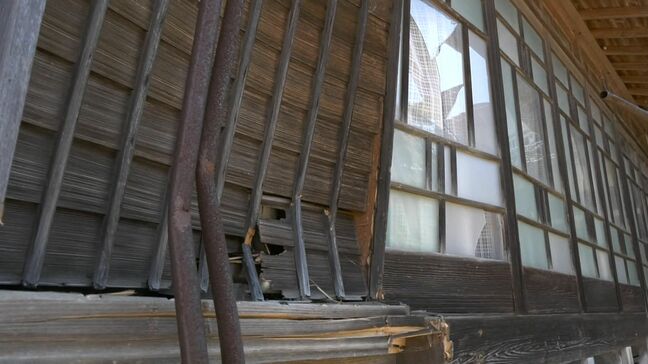 後退してきた無人の2トントラックを止めようとして…「バキッという物音が…」 民家の壁とトラックの間に挟まれた状態の高齢男性を発見、2時間後に死亡確認|TBS NEWS DIG