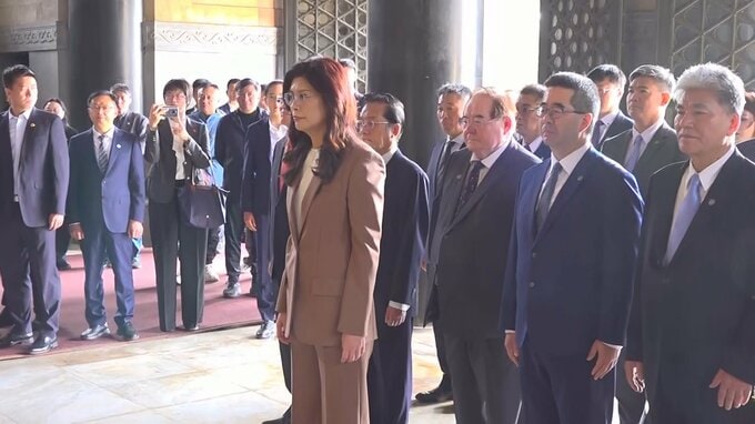 台湾最大野党・国民党主席が孫文の墓「中山陵」を訪問　中国・南京