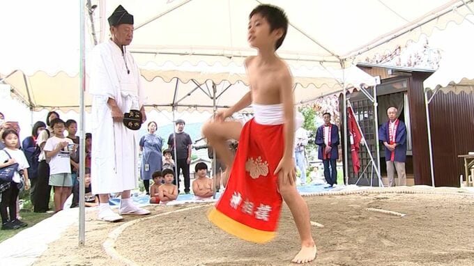 「ひとりの型の時にめっちゃ緊張した」子どもの健やかな成長などを願う伝統の「子供神相撲」【香川】|TBS NEWS DIG