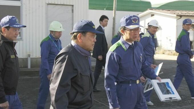 赤沢大臣「最大限寄り添った支援が出来るように国も総力をあげて取り組む」　地元入りし地震の被害を視察|TBS NEWS DIG