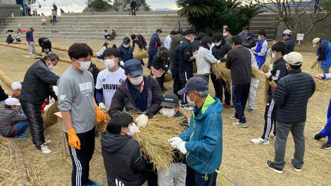 初日の出の名所 大分県佐伯市上浦で大しめ縄張り替え　|　大分のニュース｜OBS NEWS｜大分放送