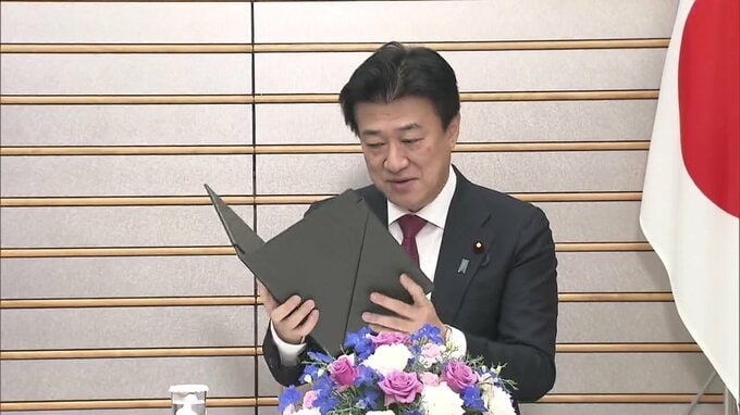 高市総理を支える「内閣の要」木原稔官房長官、激動の2か月を語る　くまモンのバインダーを手に国政の中枢から地元熊本を想う　|　熊本のニュース｜RKK NEWS｜RKK熊本放送