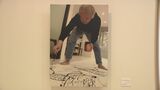 絵筆を使わずに上から垂らして描く「ポアリング」 画家・今井龍満さんの作品を集めた企画展 愛知・小牧市のメナード美術館 | 名古屋・愛知・岐阜・三重のニュース【CBC news】 | CBC web