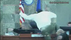 判決直前に被告が裁判官に向かって突進し暴行　アメリカ・ネバダ州| TBS CROSS DIG with Bloomberg