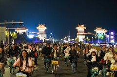 中国のサイクリングブーム、称賛から一転締め付け－集団行動を警戒| TBS CROSS DIG with Bloomberg