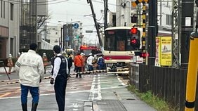 【速報】東京・府中市で列車と車が衝突　車の2人が病院搬送　京王線一部区間で運転見合わせ　復旧の見込み立たず|TBS NEWS DIG