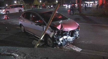 事故映像 ギリシャ北部で列車が正面衝突、少なくとも32人死亡 - BBCニュース