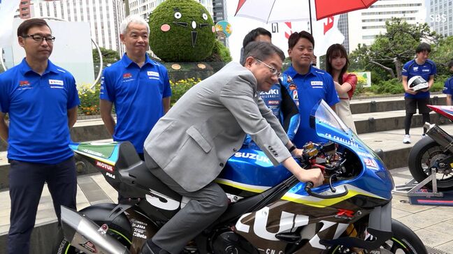 市長もびっくり「停まって乗っているだけでも…これはハード」「鈴鹿8耐」に出場のヤマハ発・ホンダ・スズキを応援 浜松で壮行会|TBS NEWS DIG