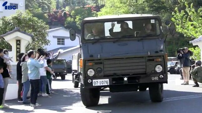 「地獄絵のような町からやっと元通りに」 山林火災の鎮圧宣言に住民喜ぶ 約300人集まり撤収の自衛隊に感謝 岩手・大槌町|TBS NEWS DIG