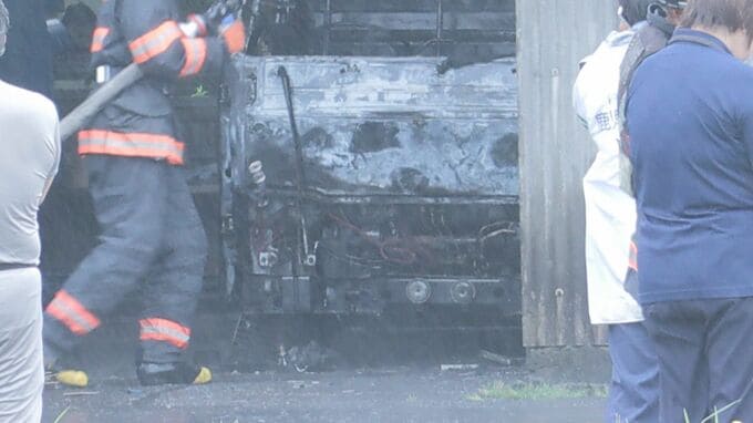ごみ収集車と車庫が焼ける　回収業務後「トラックが燃えている」鹿屋市下堀町で車両火災|TBS NEWS DIG