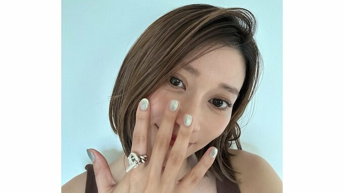 【 原幹恵 】 「シンプルだけど、さりげないきらめきが上品でお気に入り」　パールホワイトのネイルを披露|TBS NEWS DIG