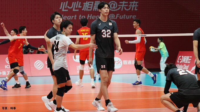 バレーボール男子日本代表、準決勝で中国にストレート負け　26日に銅メダル懸けカタール戦【アジア大会】|TBS NEWS DIG