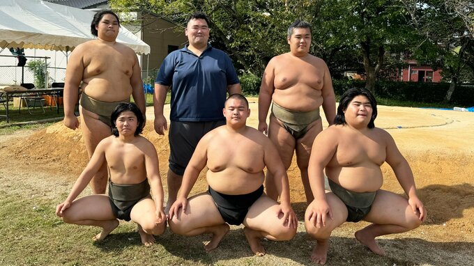 元大関・琴奨菊の秀ノ山親方「本当の子供より心配してしまう」新部屋スタートで若い愛弟子にちゃんこ作りから自ら指導【大相撲】|TBS NEWS DIG