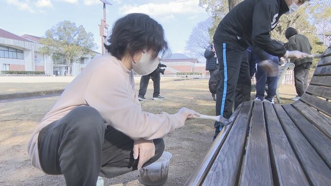 ＳＮＳで集まりボランティア…地元の高校生などが公園のベンチを塗り替え　山口|TBS NEWS DIG