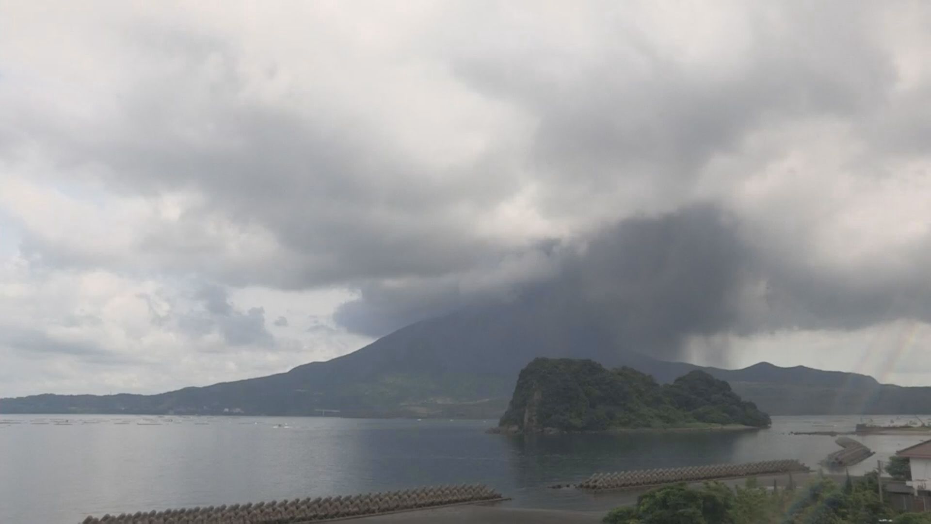 桜島が噴火 噴煙3000メートルの高さに | TBS NEWS DIG