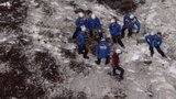 富士山 山頂火口付近で3人死亡 8合目ではプロクライマー倉上慶大さんが意識失う 病院で死亡確認|TBS NEWS DIG