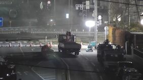 八潮の道路陥没現場のスロープ完成も…穴内部の水位が「想定外」の上昇　運転手の救助活動は一時中断　再開の判断はあす（2日）|TBS NEWS DIG