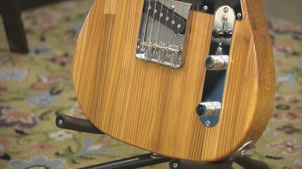 学校の“机”が「エレキギター」に！廃棄予定の天板を再利用 福島 | 福島