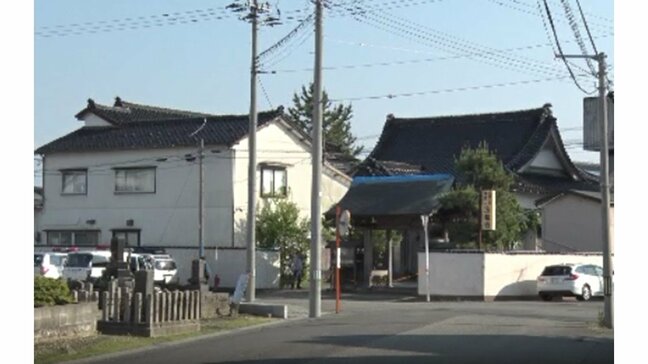 酒田市の寺の床下にクマ　バリケード設置後も目視確認　5日朝の段階で未だ居座る（山形）|TBS NEWS DIG