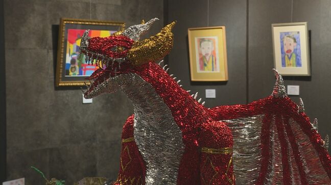 感じたものを素直に表現　豊浦総合支援学校卒業生4人のグループ展　「ＦＩＲＳＴ　ＣＯＬＯＲＳ］|TBS NEWS DIG