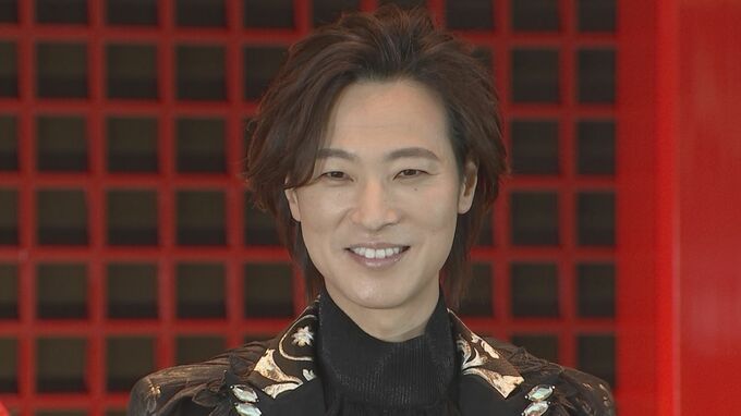 【山内惠介】羽田空港で新曲「紅の蝶」発売イベント 「海外ツアー実現させたい」飛躍誓う|TBS NEWS DIG