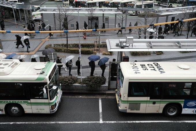 日本市場はAI関連中心に株軟調、円は安値圏続く－米雇用統計に注目