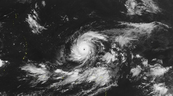 【台風情報】台風13号が「猛烈な」勢力に到達 今夜〜あす31日にかけ905hPaまでさらに発達 来週8月4日には小笠原近海へ|TBS NEWS DIG